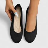 Elastic slip-on loafers with a low flat sole and rounded toe