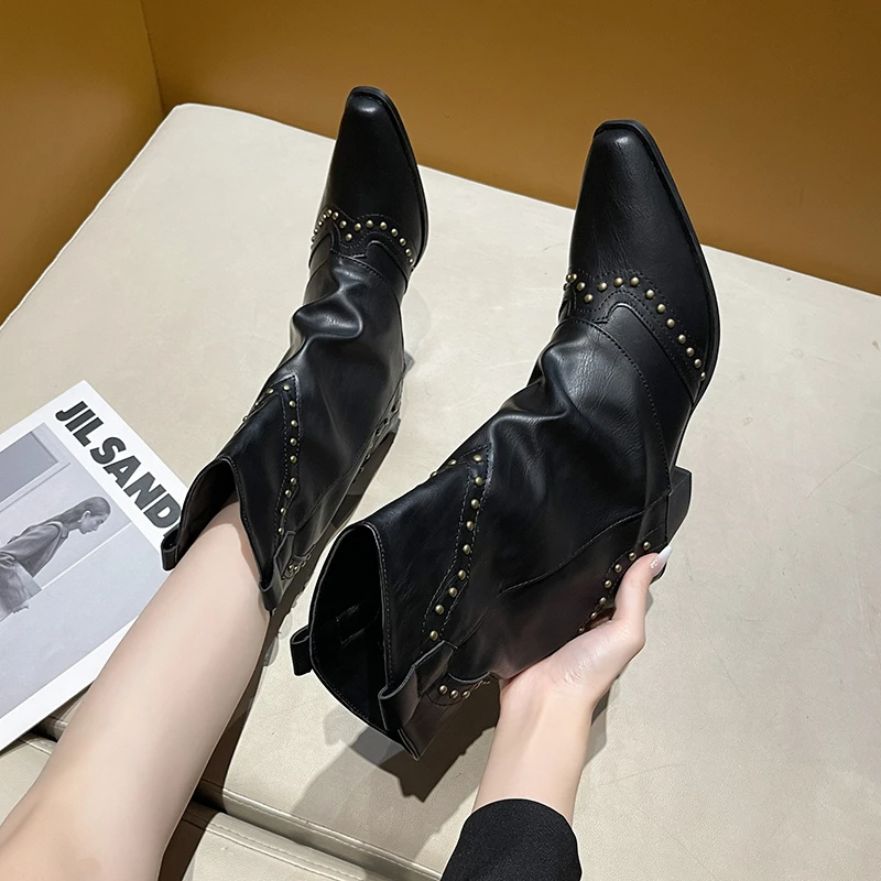 Malin | Studded Mid-Heel Western Boots