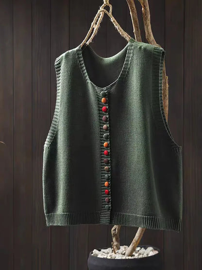 Round-neck button vest shown in a third colourway