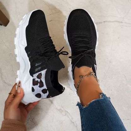 Maëlys | Cushioned Roomy-Toe Everyday Sneakers