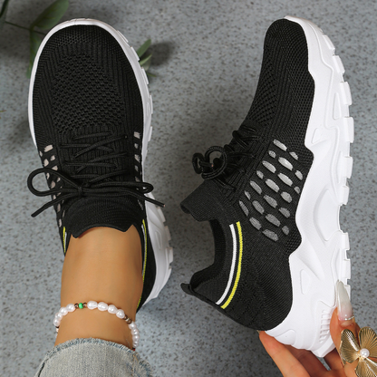 Maëlys | Cushioned Roomy-Toe Everyday Sneakers