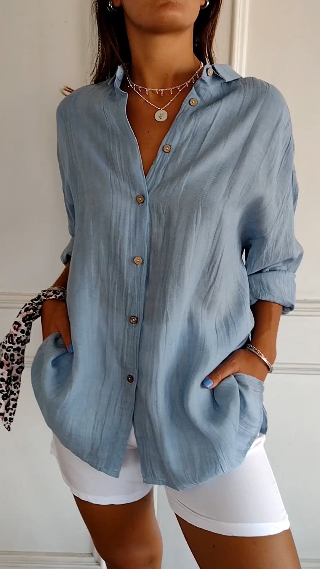 Ivy | Airy Buttoned Blouse